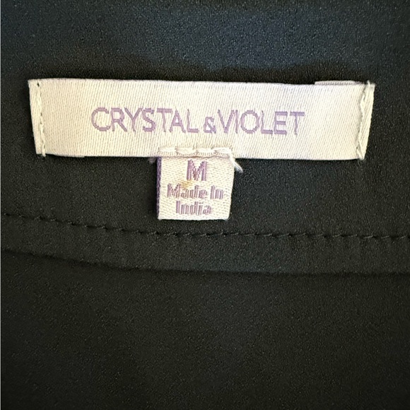 Chic Forest Green Women's Blouse - Picture 4 of 4